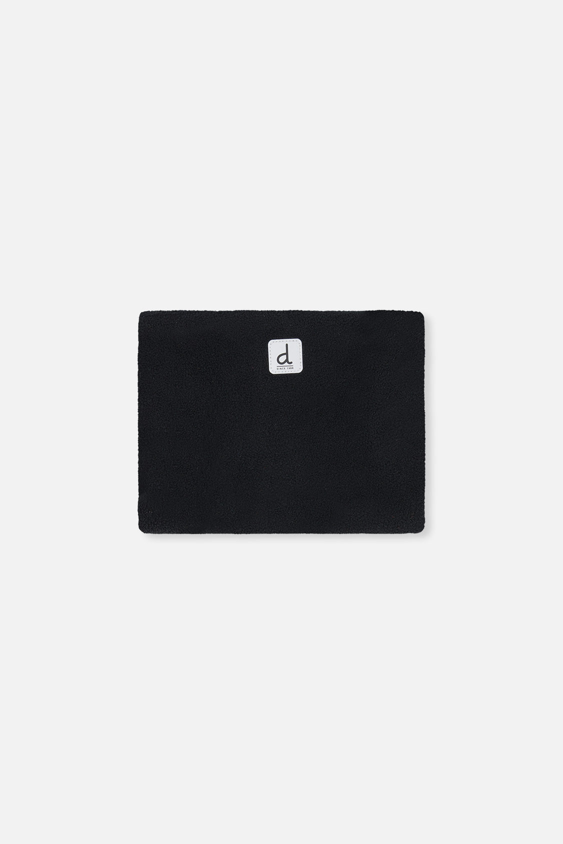 Black fleece neckwarmer included with the TEKNIK snowsuit