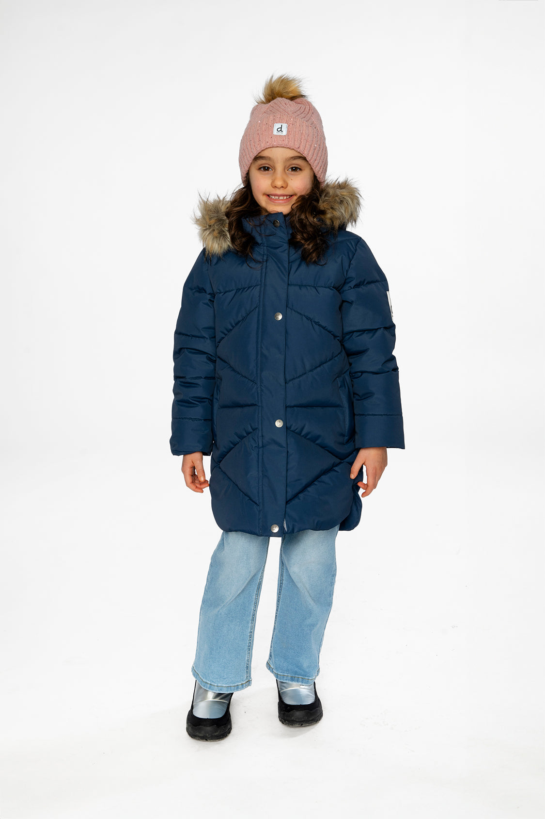 Child wearing the Deux par Deux long dark blue puffer coat, lookbook photo 1