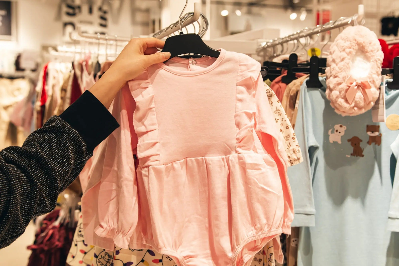The-Ultimate-Guide-to-Buying-Organic-Baby-Clothes-Benefits-Best-Brands-Shopping-Tips | Jenni Kidz