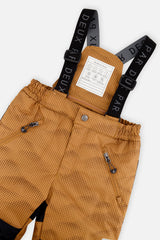 Deux par Deux boys PLAY snowsuit, brown and black – close-up of the suspenders and zippered pant pockets
