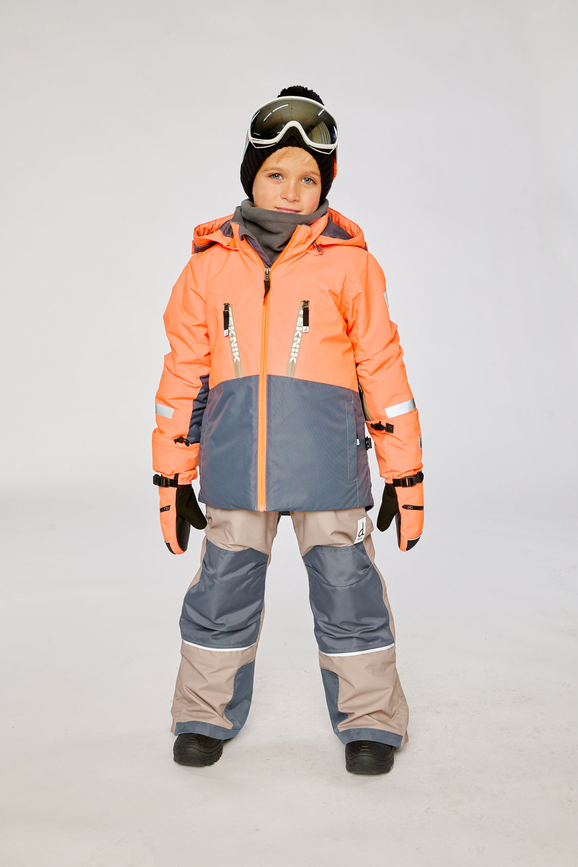 Deux par Deux -30°C Teknik snowsuit in bright orange grey and taupe winter colors