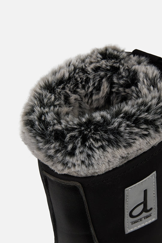 Deux par Deux kids' black winter boots with removable liner – close-up of the faux fur trim