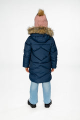 Child wearing the Deux par Deux long dark blue puffer coat, lookbook photo 3